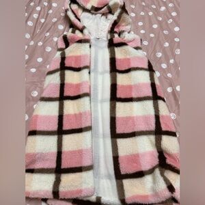 Faux fur vest xl pink plaid